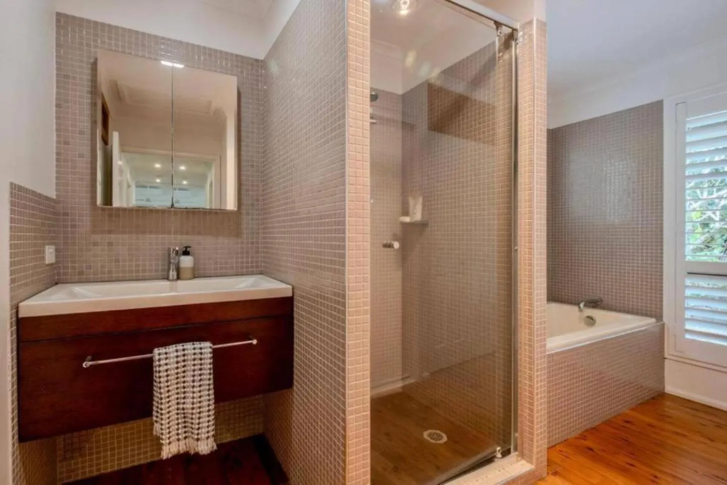Acreage Near Currumbin Beach Currumbin Valley Apartment
